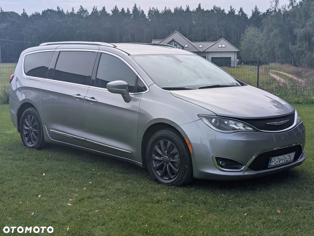 Chrysler Pacifica - 6