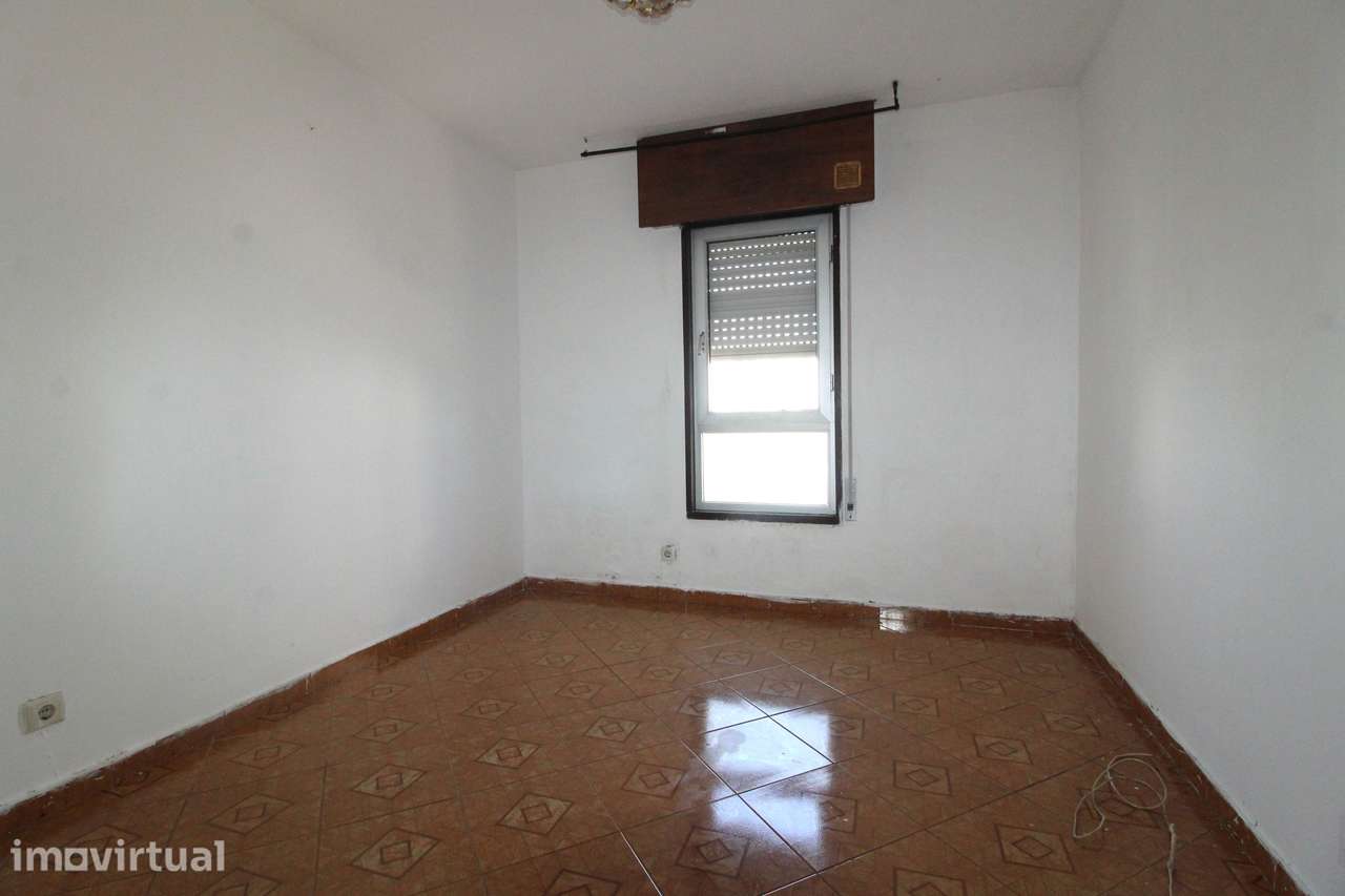 LARANJEIRO - Apartamento T3 com 2 WC - Grande imagem: 4/14
