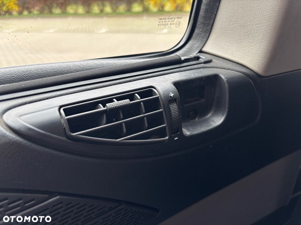Peugeot 807 2.0 HDi Premium - 32