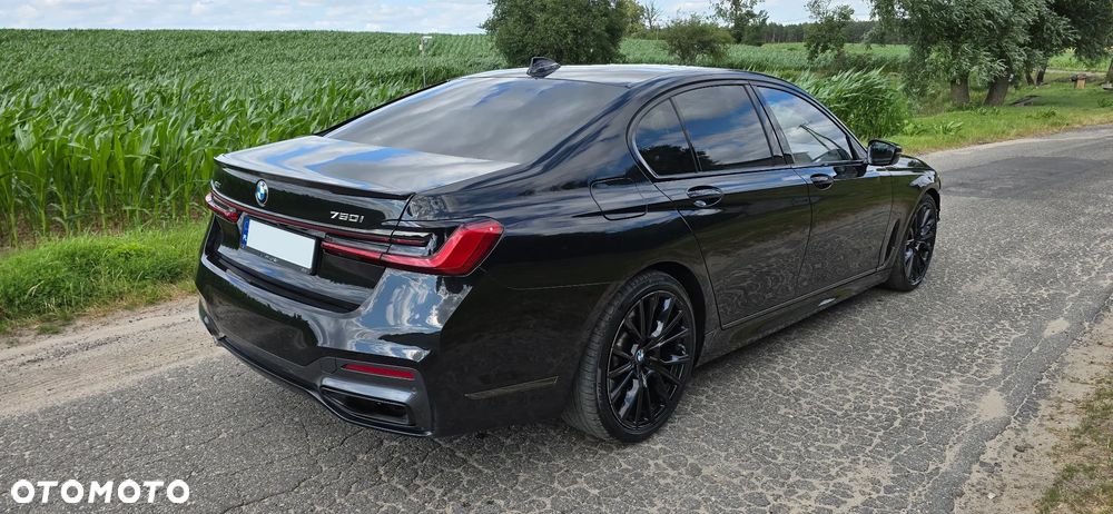 BMW Seria 7 750i xDrive sport - 3