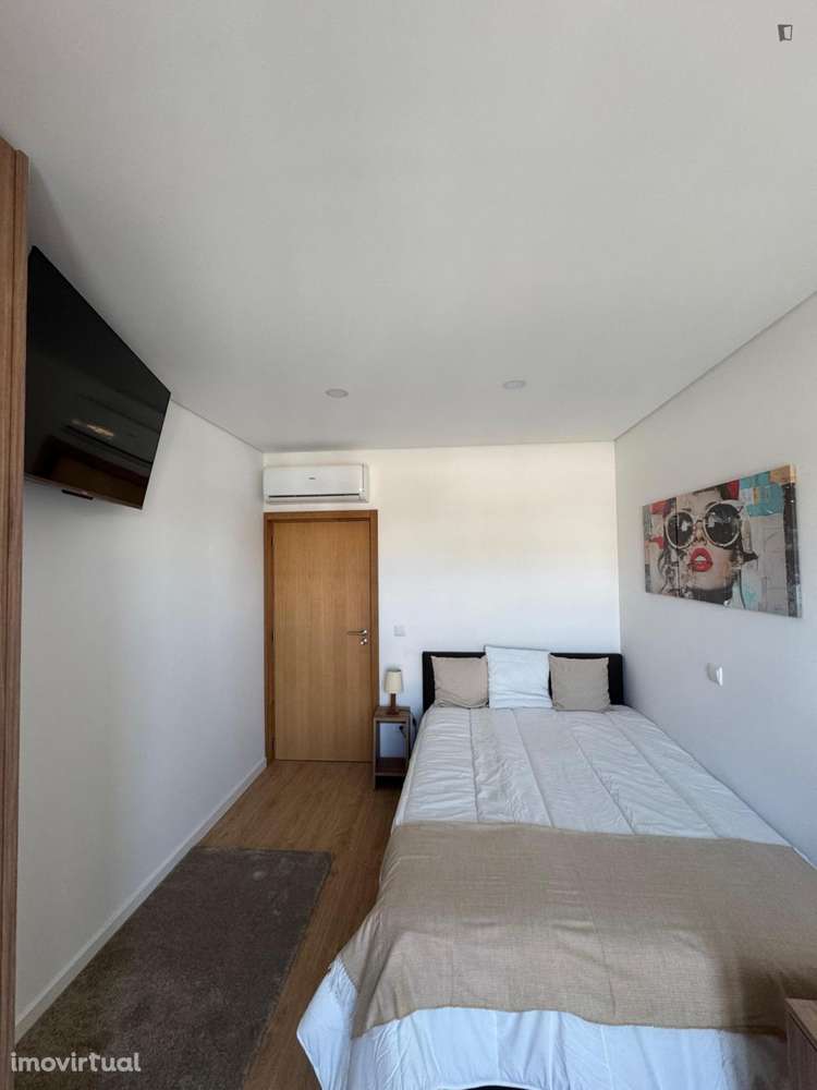 Quarto - localizado em Paranhos Porto - Grande imagem: 4/11
