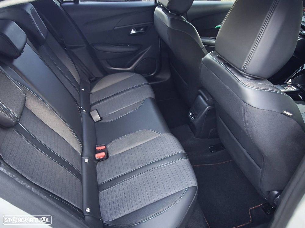 Peugeot 208 PureTech 100 EAT8 Allure - 15