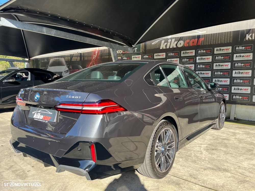 BMW 530 e Pack Desportivo M - 11