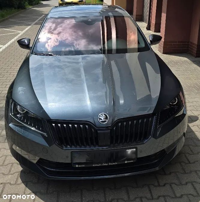 Skoda Superb 2.0 TDI SCR 4x4 Sportline DSG - 4