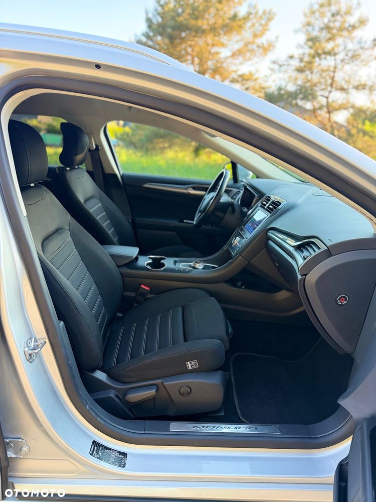 Ford Mondeo 2.0 EcoBlue Titanium - 25