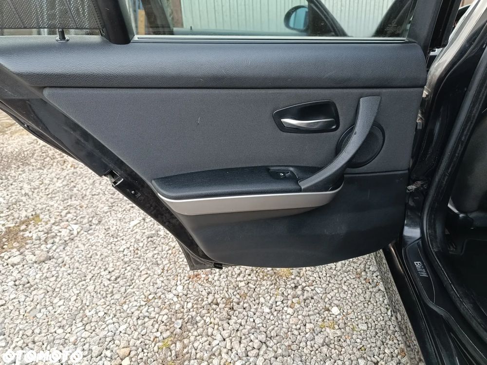 BMW Seria 3 320i Edition Exclusive - 28