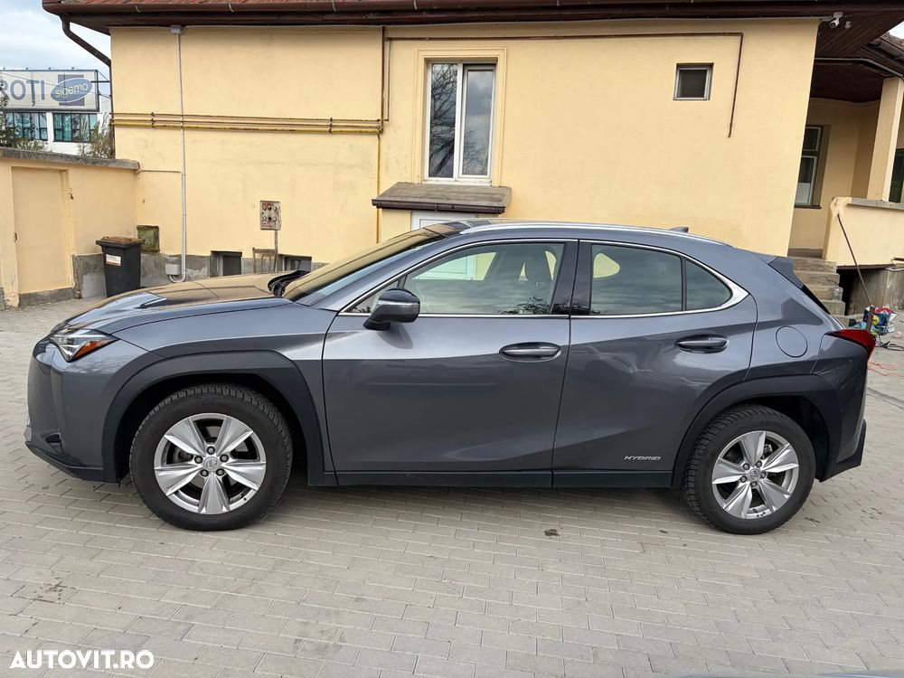 Lexus UX 250h Business Edition - 28