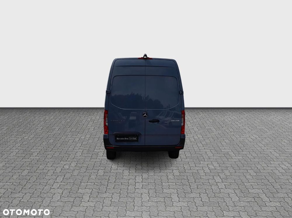 Mercedes-Benz Sprinter - 4