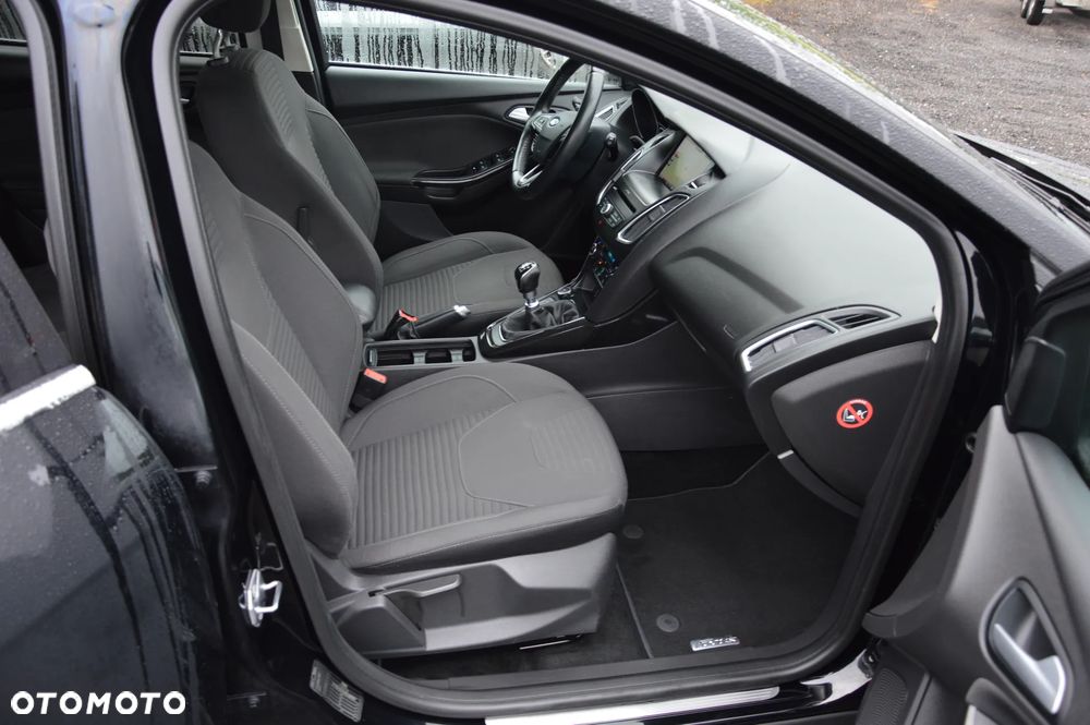 Ford Focus - 8