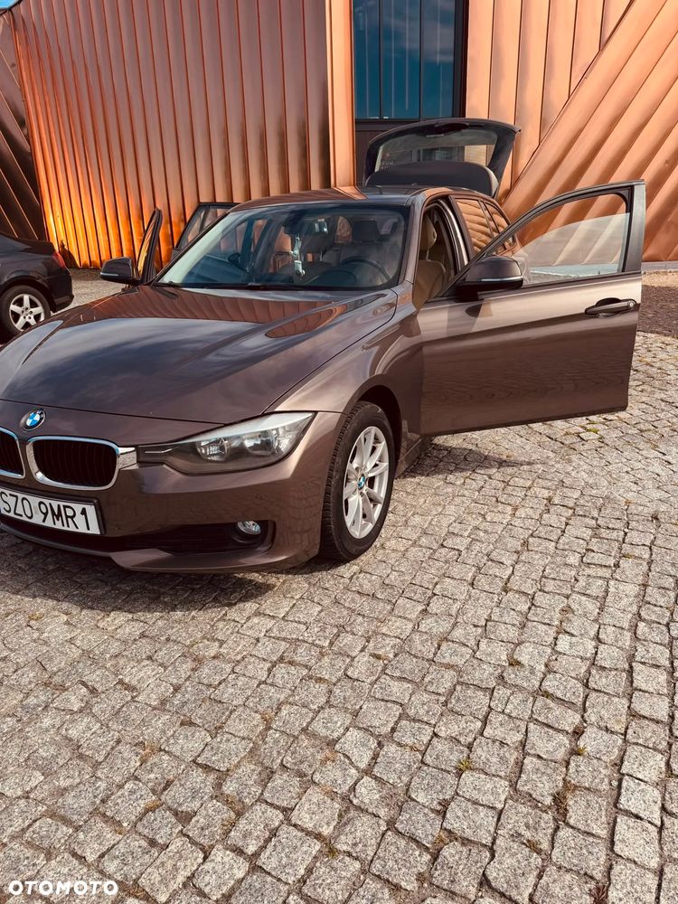 BMW Seria 3 318d - 5