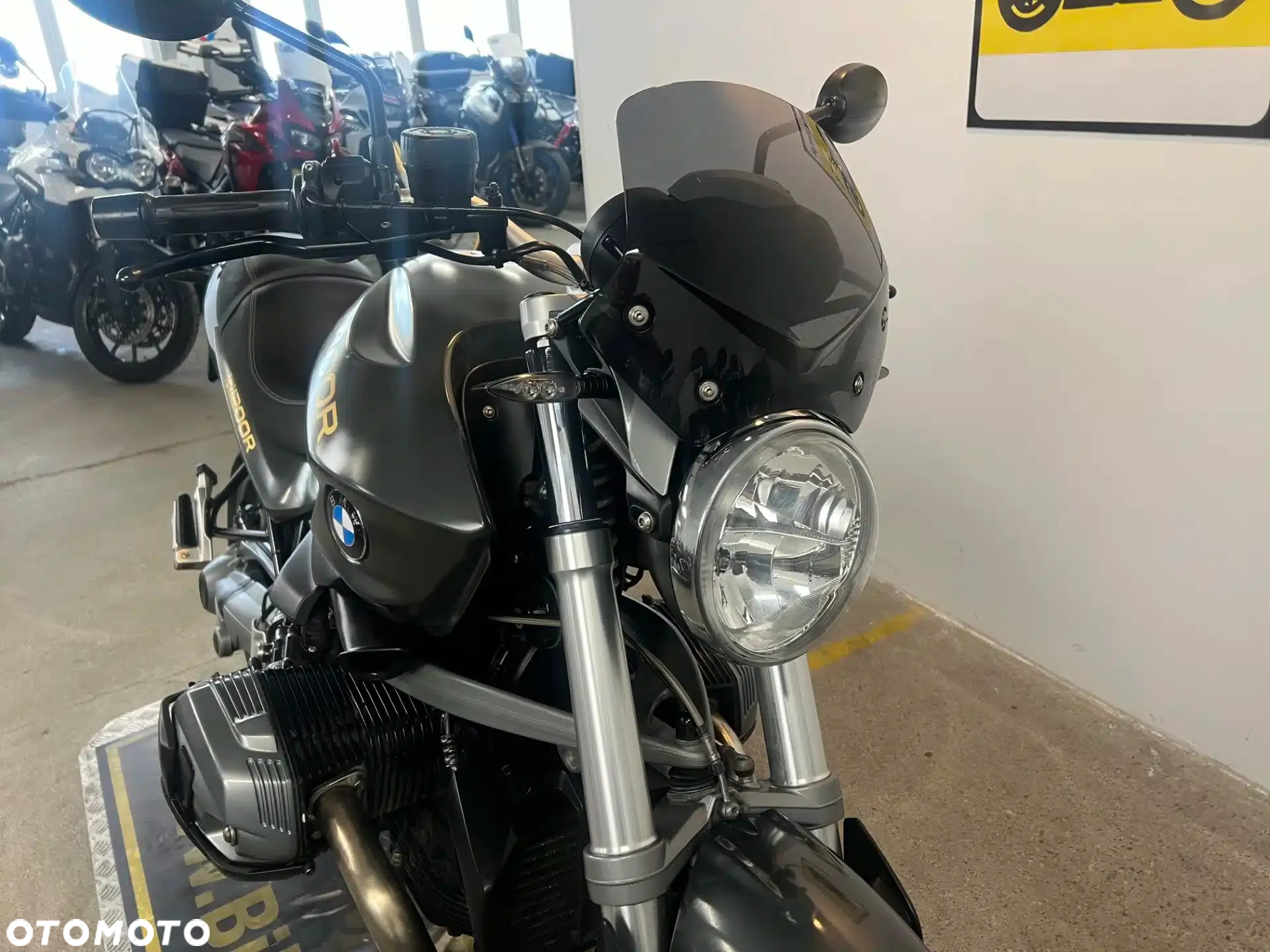 BMW R - 9