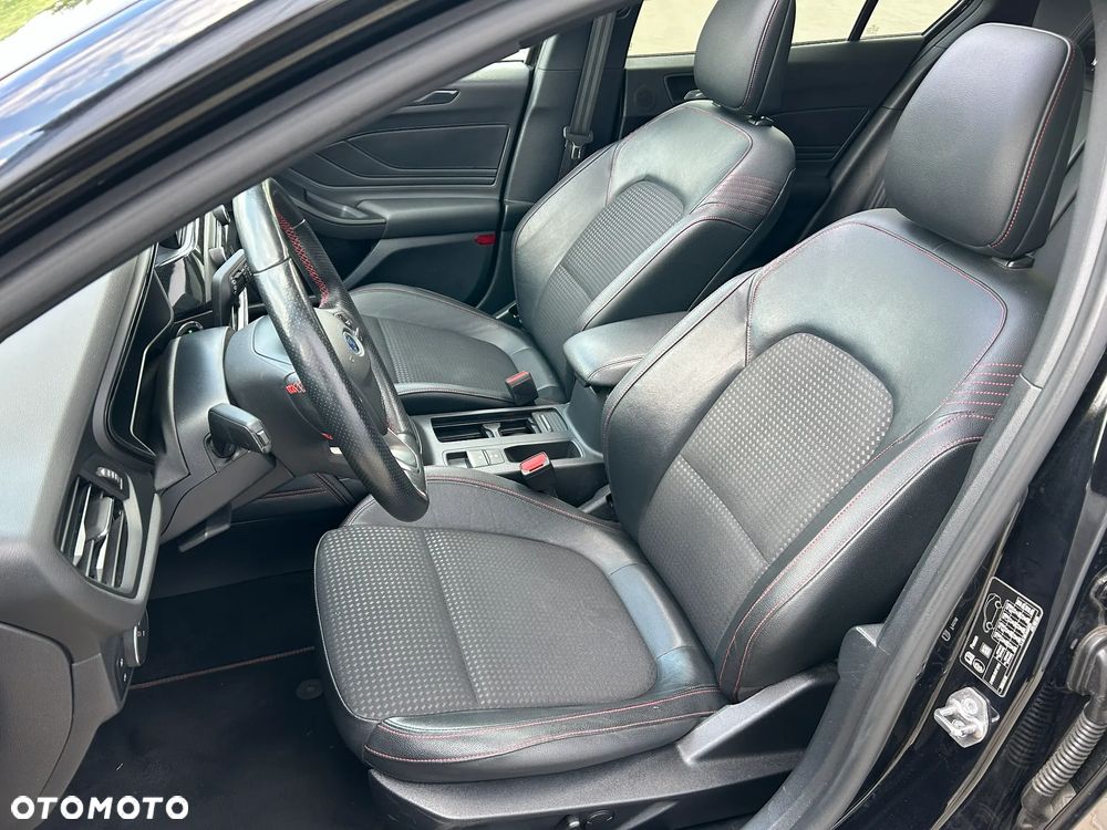 Ford Focus 1.5 EcoBlue Start-Stopp-System ST-LINE X - 14