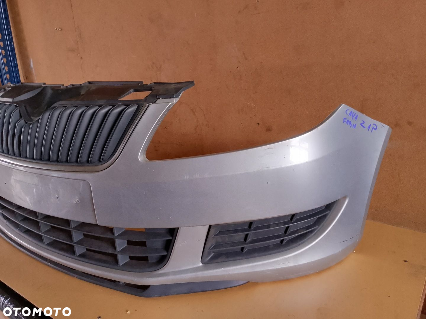 ZDERZAK PRZÓD PRZEDNI SKODA FABIA II LIFT ROOMSTER LA7W 5J0807221D - 2