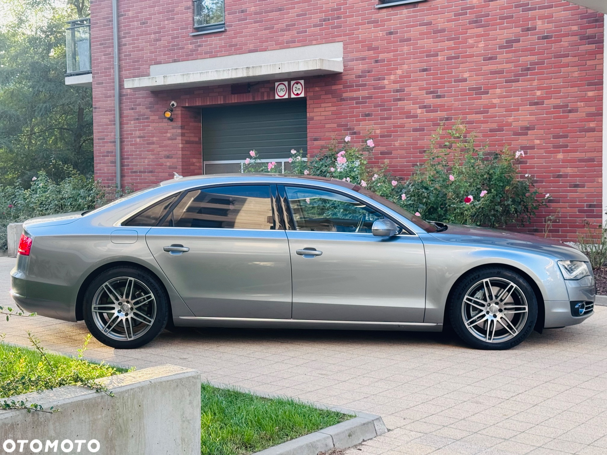 Audi A8 4.2 TDI L Quattro - 13