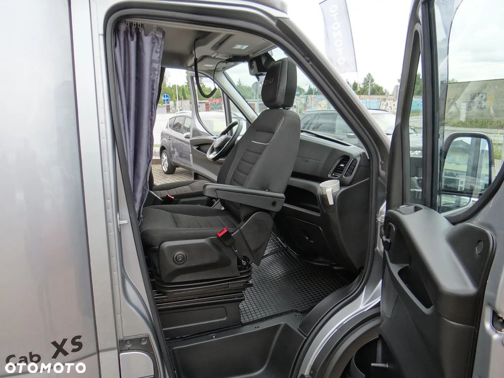 Iveco DAILY 35S-210-HiMATIC,AiR PRO,LEDY,NAVI, WEBASTO,SYPIALNIA LAMAX - 40