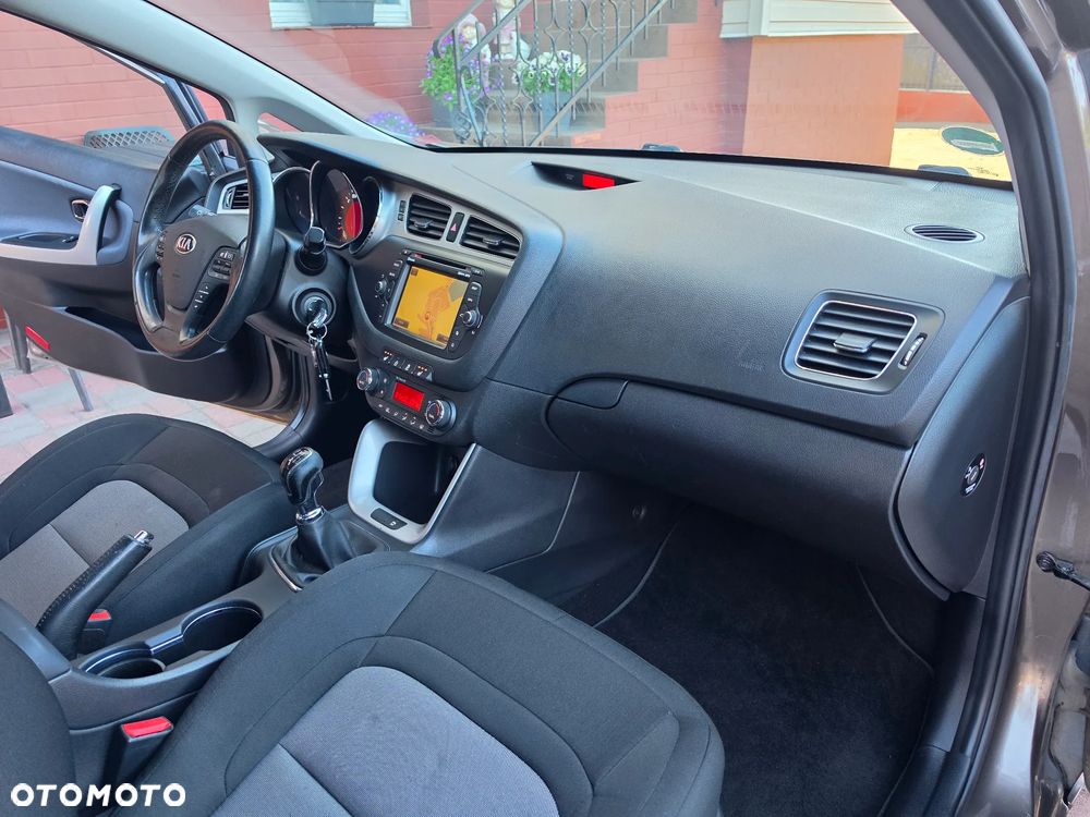 Kia Ceed 1.6 CRDi 128 ISG Spirit - 21