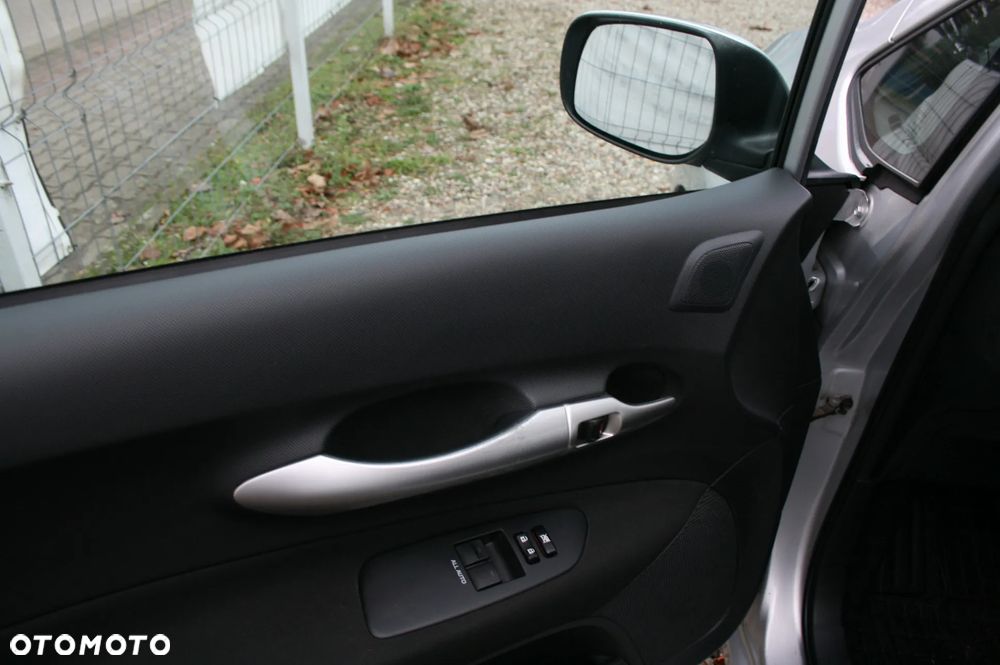 Toyota Auris 1.33 VVT-i - 16