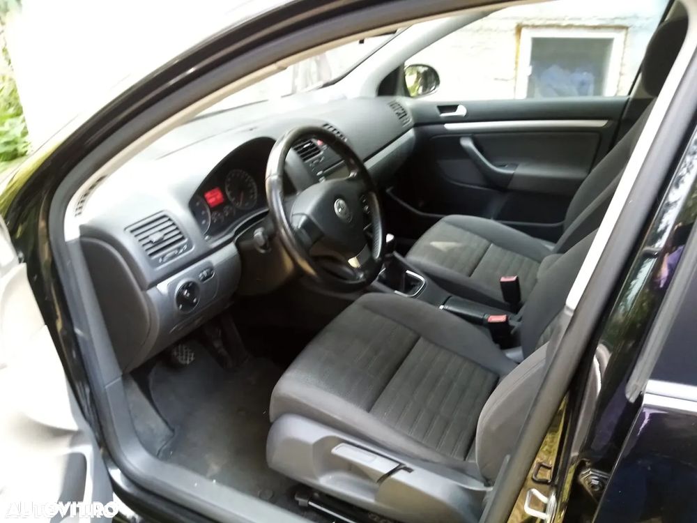 Volkswagen Golf - 5