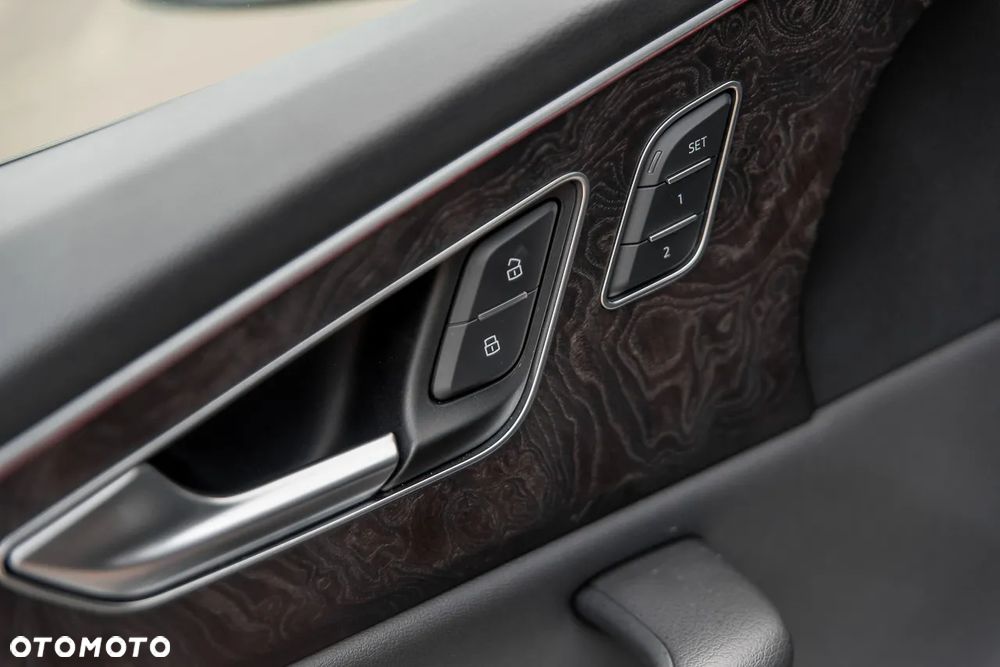 Audi Q8 55 TFSI quattro tiptronic - 18