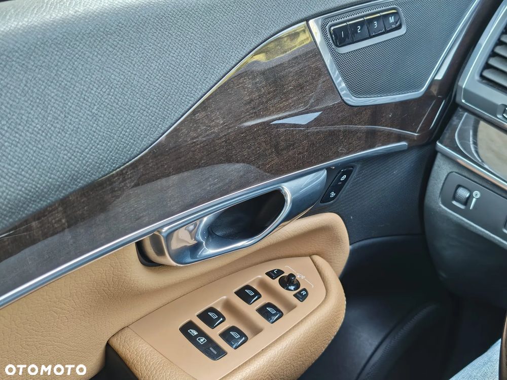 Volvo XC 90 T6 AWD Momentum 7os - 25