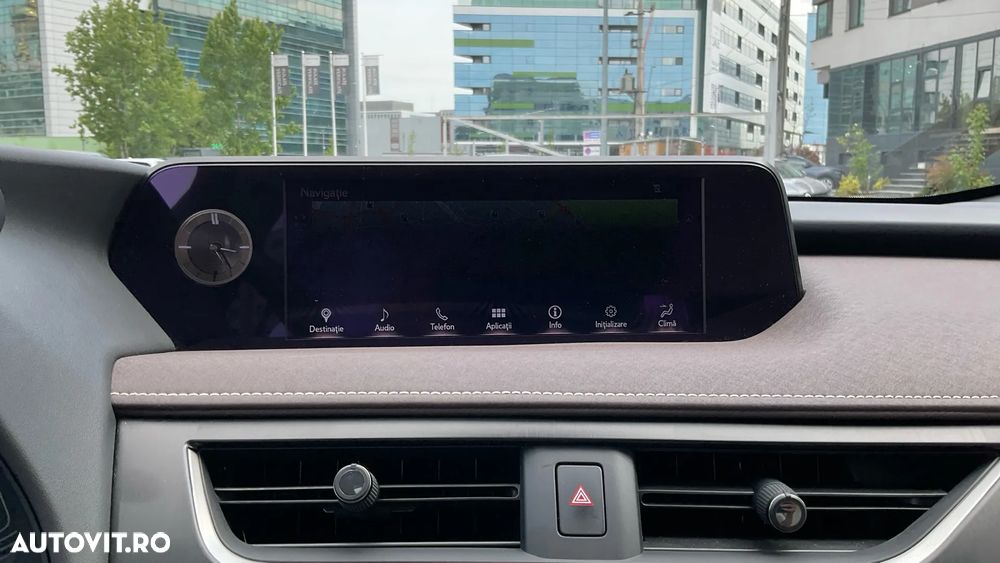 Lexus UX 250h 2.0L HEV 20H- (178 HP) 4X4 CVT Luxury - 26