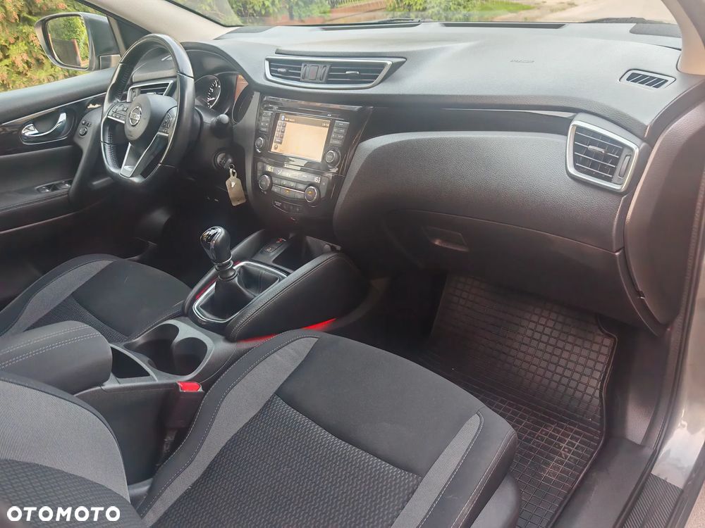 Nissan Qashqai 1.2 DIG-T Visia EU6 - 7