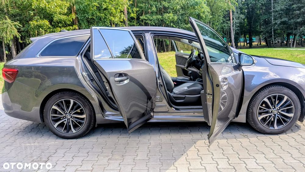 Toyota Avensis 1.8 Premium - 5