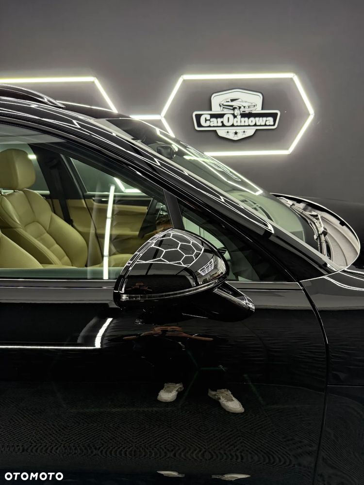 Porsche Macan - 24