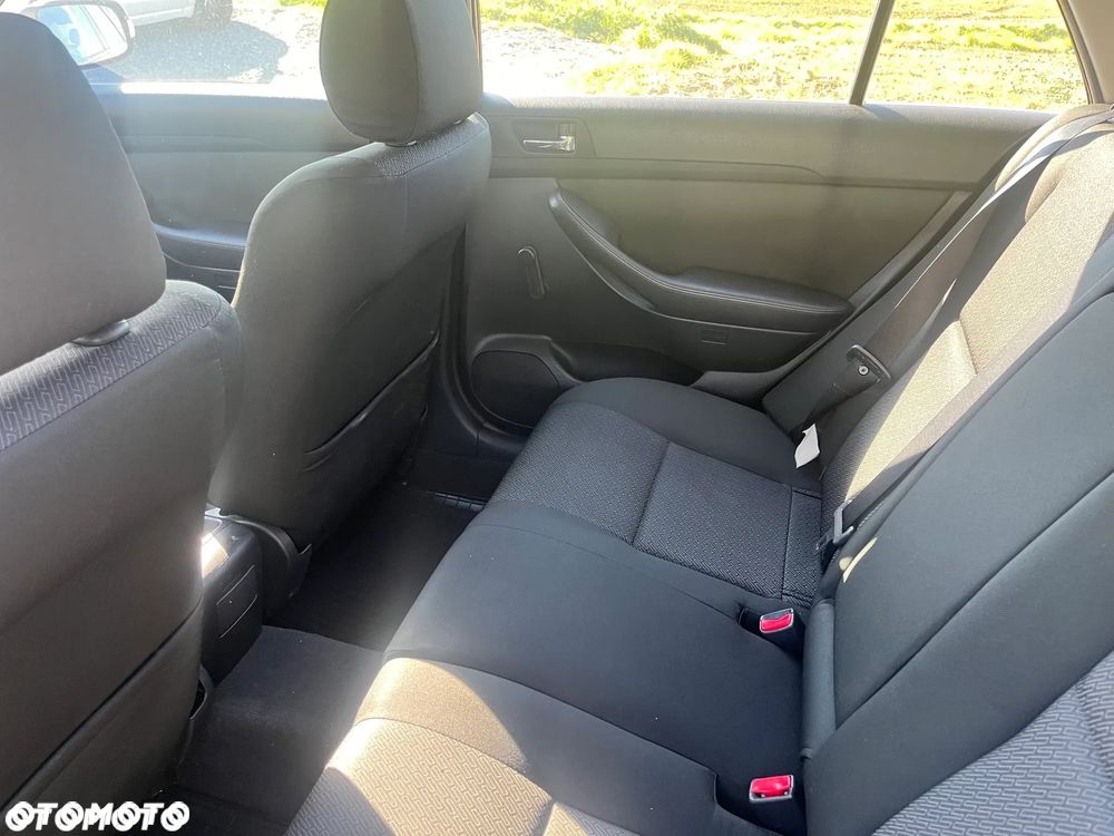 Toyota Avensis 2.0 D-4D Combi - 12