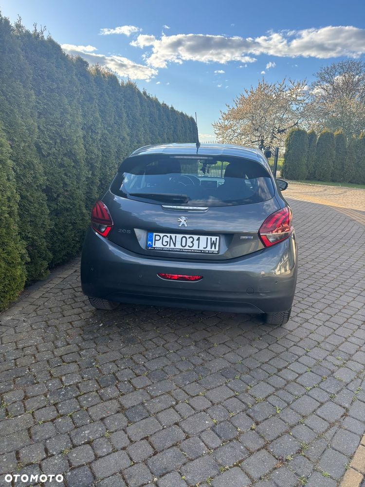 Peugeot 208 - 17