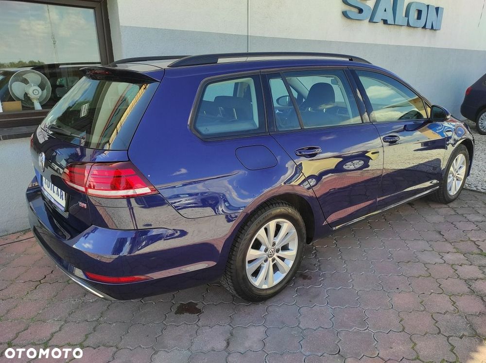 Volkswagen Golf - 6