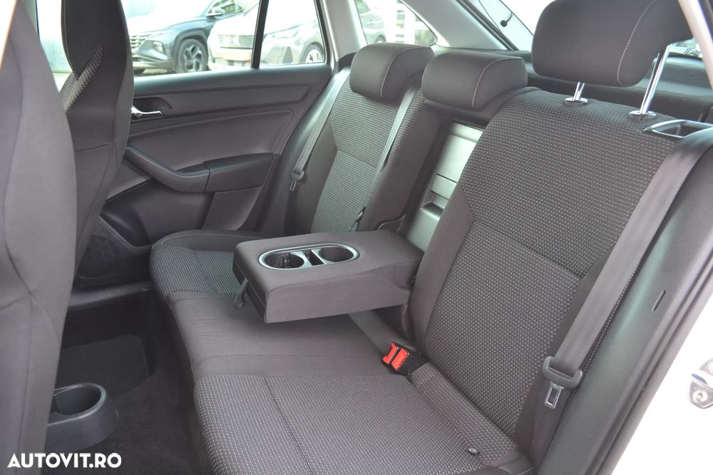 Skoda RAPID 1.4 TSI DSG Ambition - 12