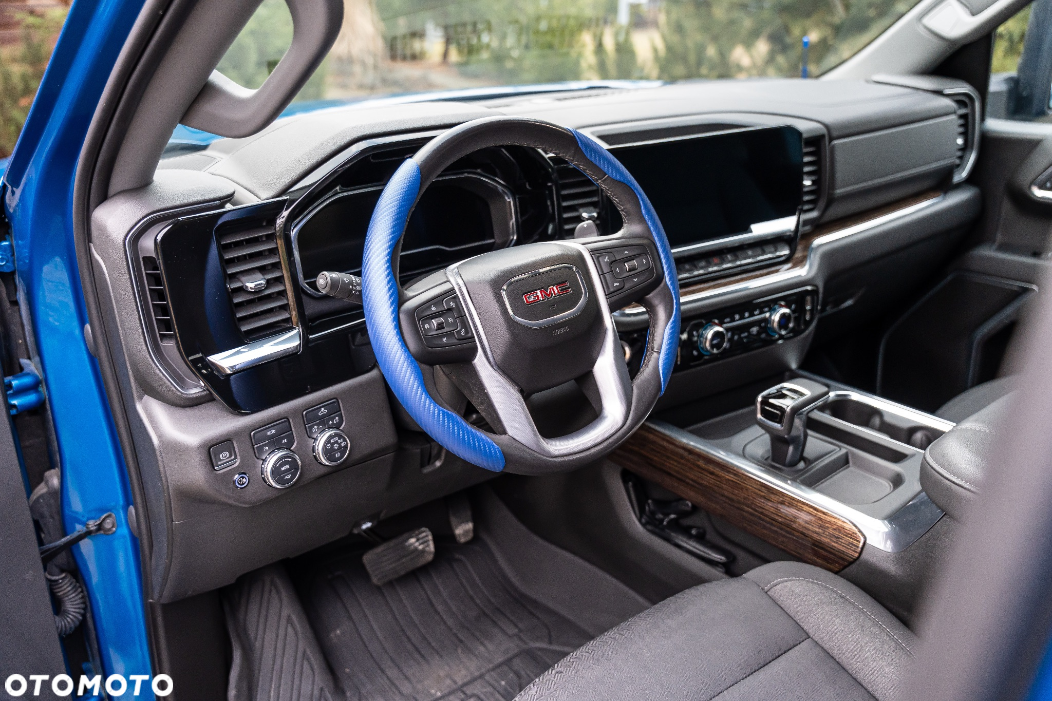 GMC Sierra - 21
