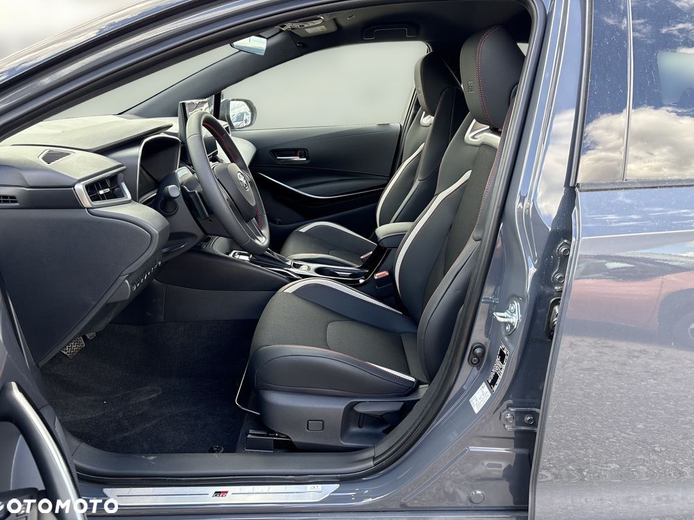 Toyota Corolla 2.0 Hybrid GR Sport - 11