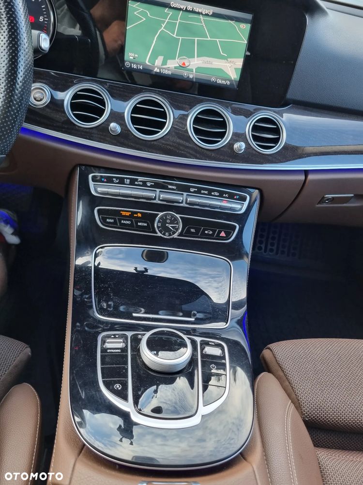 Mercedes-Benz Klasa E 200 d 9G-TRONIC - 16