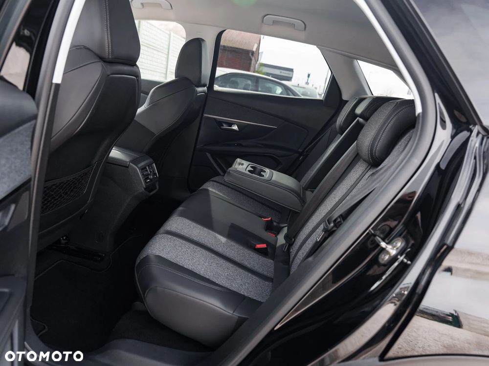 Peugeot 3008 1.5 BlueHDi Allure S&S - 18