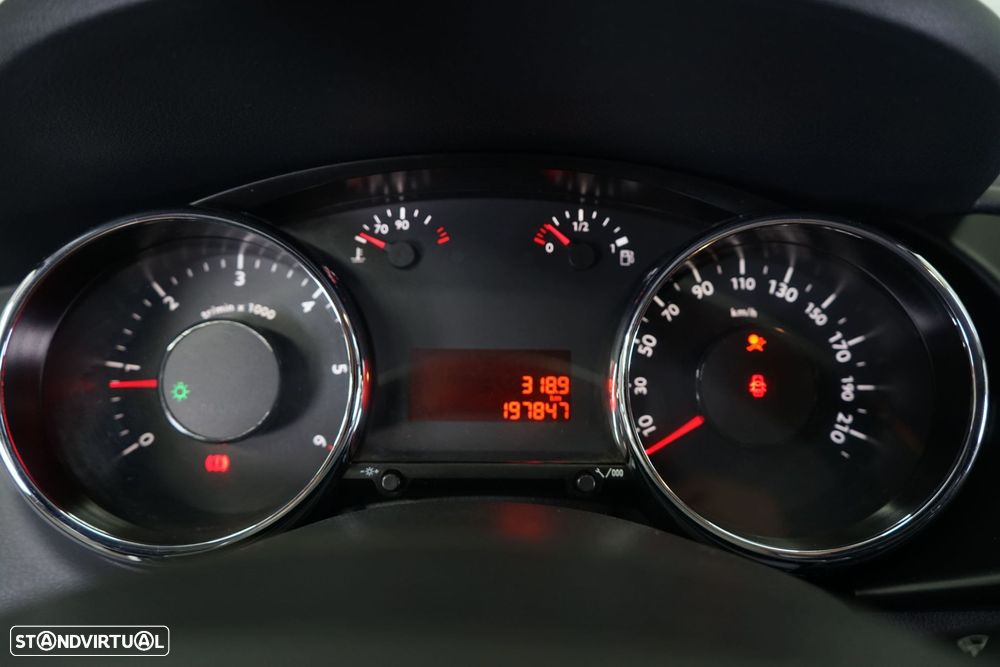 Peugeot 3008 1.6 HDi Allure - 25