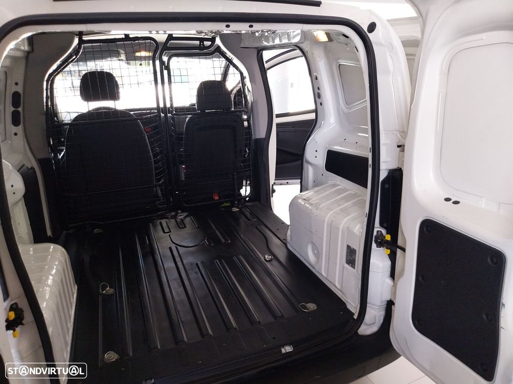 Peugeot Bipper Van - 10
