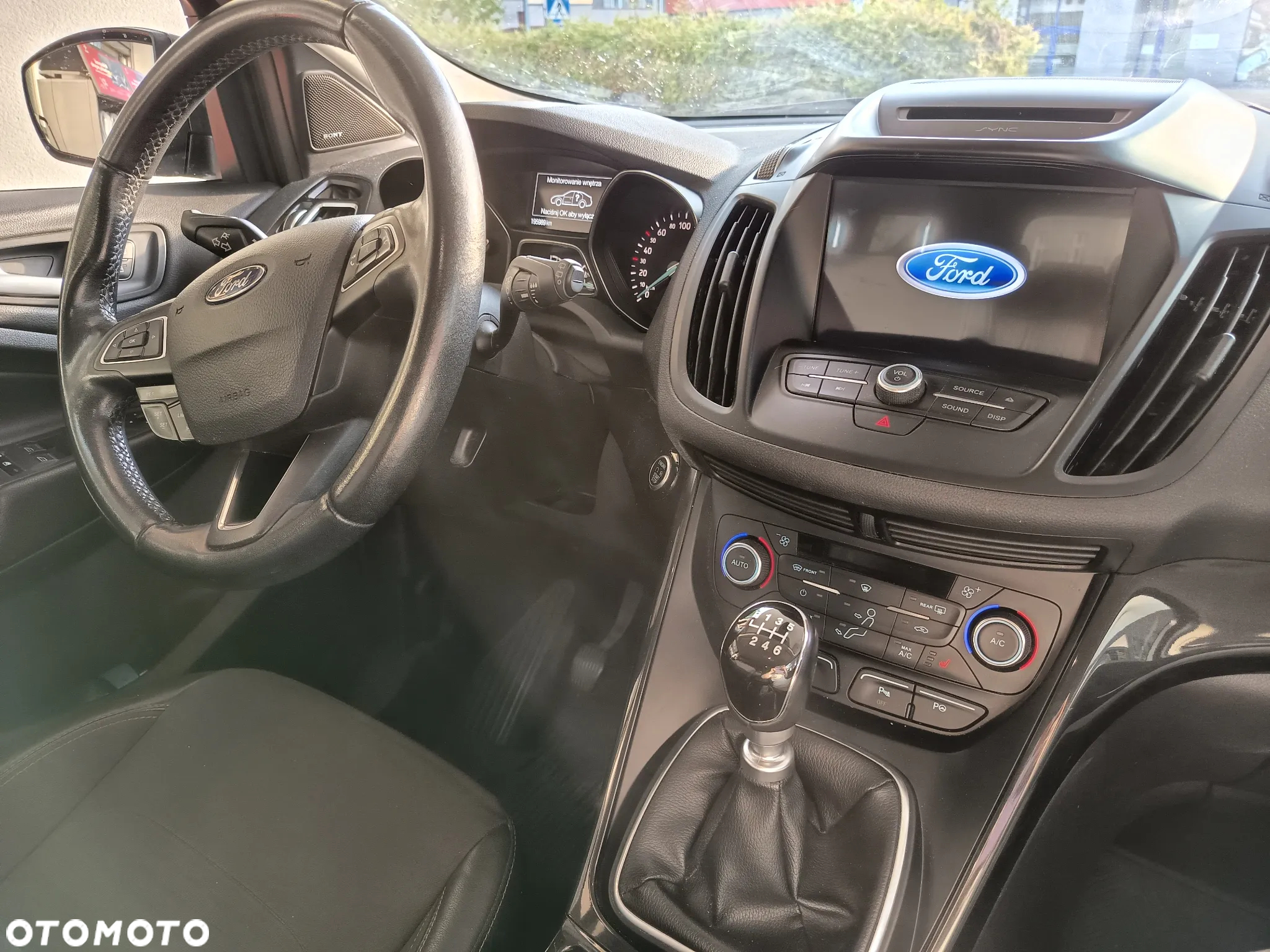 Ford Kuga - 12