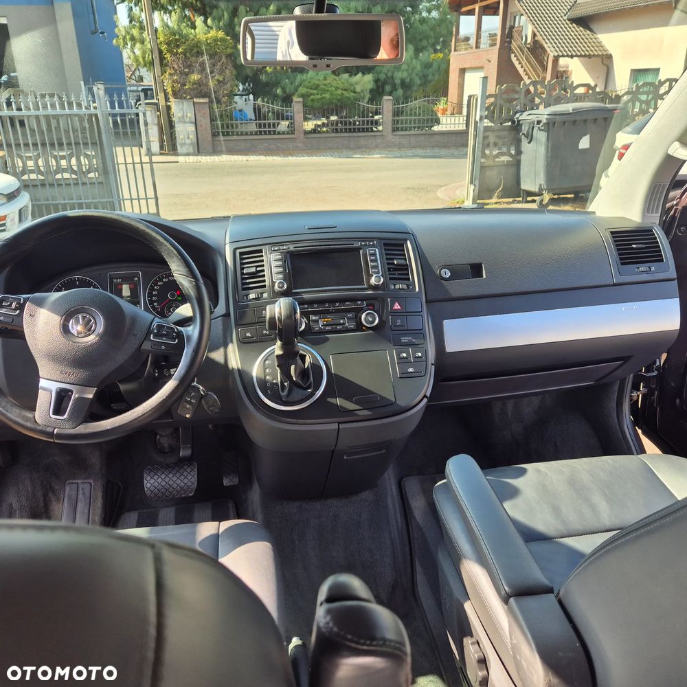 Volkswagen Multivan - 11