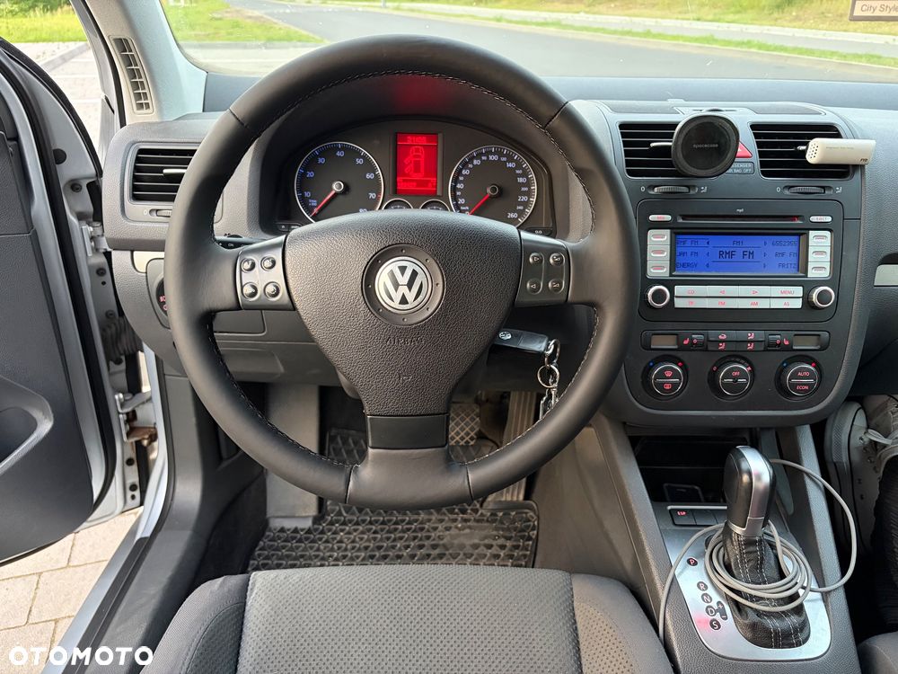 Volkswagen Golf 1.6 Comfortline Tiptr - 16
