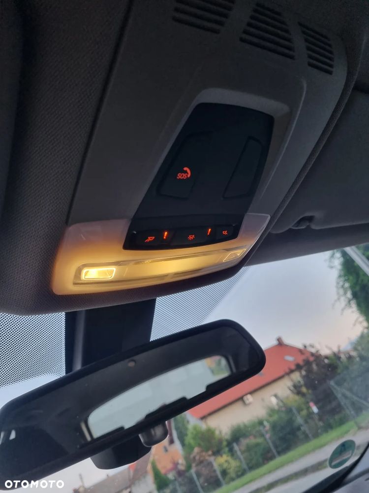 BMW Seria 3 335d Touring xDrive Edition M Sport Shadow - 31