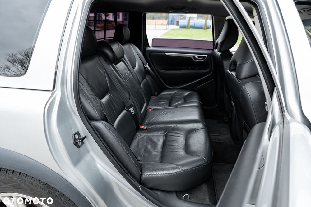 Volvo XC 70 D5 AWD Kinetic - 22