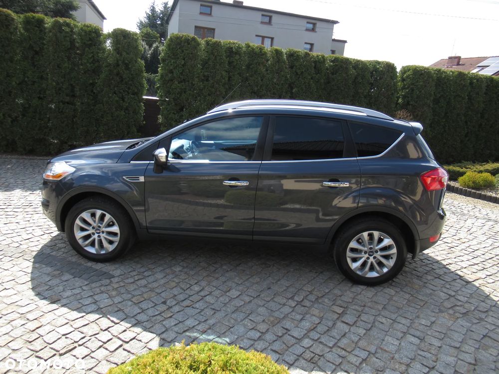 Ford Kuga 2.0 TDCi 2x4 Titanium - 11