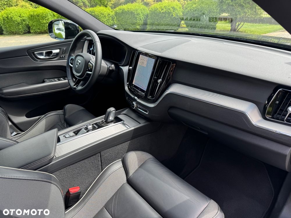 Volvo XC 60 B4 D R-Design - 16