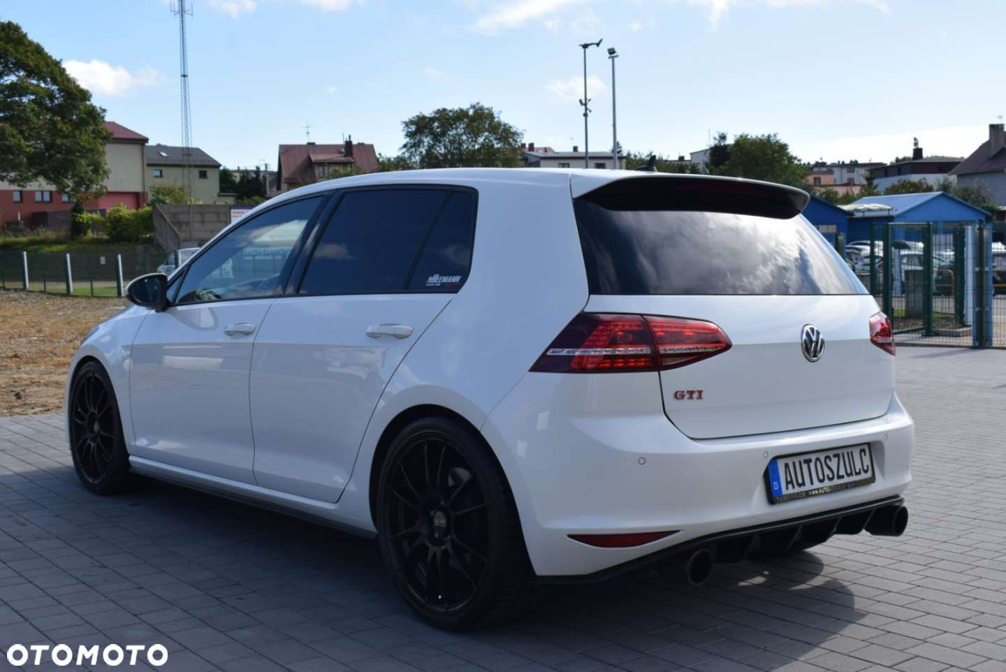 Volkswagen Golf - 10
