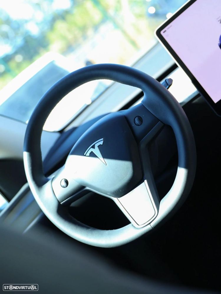 Tesla Model Y Standard RWD - 9