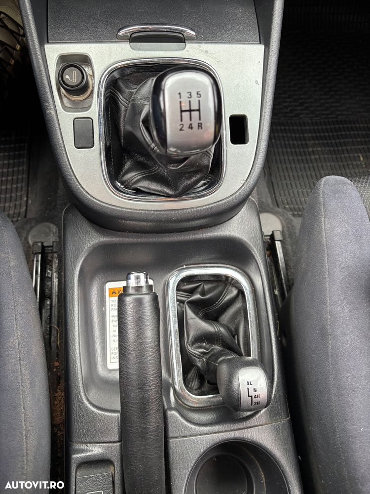 Suzuki Grand Vitara 2.0i - 7