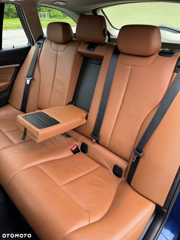BMW Seria 3 320d Touring xDrive Luxury Line - 27