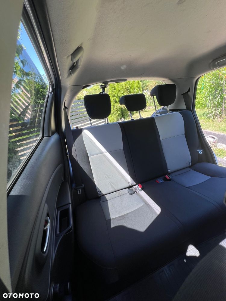 Toyota Yaris 1.5 Premium - 9